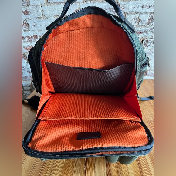 Tumi - ALPHA BRAVO Kingsville Deluxe Green Backpack - Picture 3 of 8